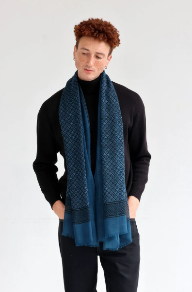FOULARD EN LAINE PIERIC BLEU de chez MONSIEUR CHARLI