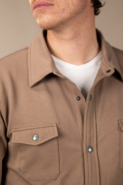 SURCHEMISE LEWIS de chez ANONYM APPAREL touché seconde peau