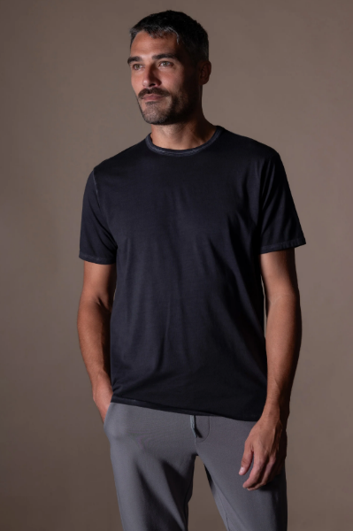 T-shirt Adam Délavé de chez ANONYM APPAREL Tee-shirt en jersey 100% Coton Pima