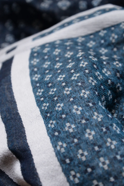 ECHARPE EN COTON ET LAINE MAXIME BLEU de chez MONSIEUR CHARLI