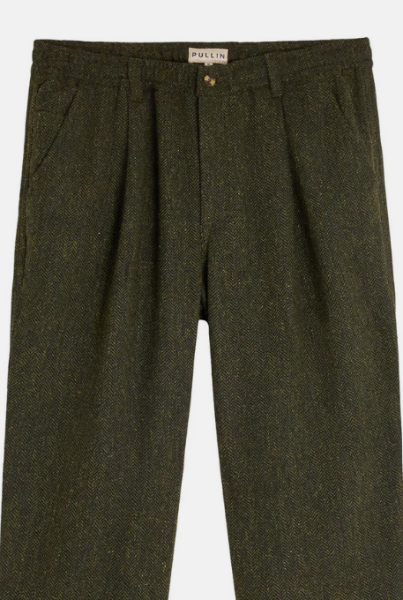 Pantalon Homme Ozzy Pant Kaki coupe tapered loose de chez PULLIN
