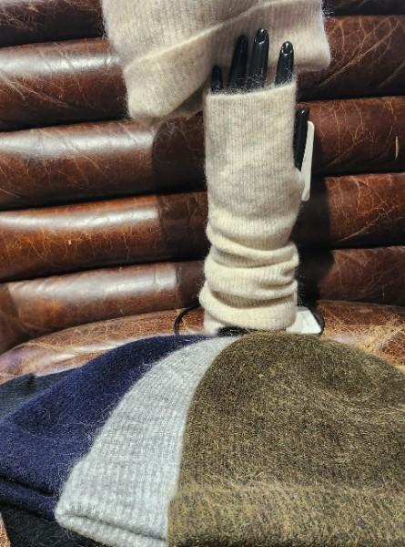 Echarpe, mitaine, bonnet la petite laine.