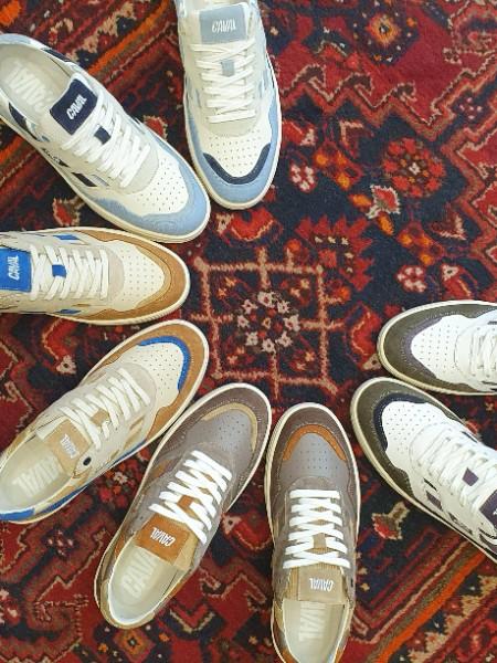 Sneakers CAVAL Purple Storm asymétriques au look retro-sportswear, décontracté