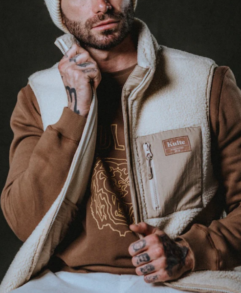 VESTE NO ARM SHERPA OFF WHITE de chez KULTE