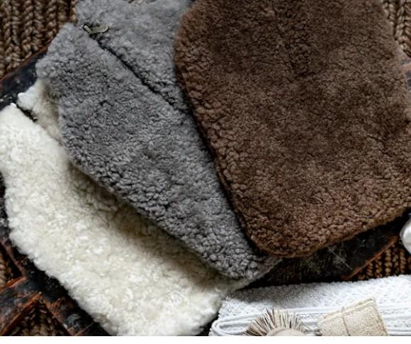 Housse de bouillotte en véritable peau de mouton 