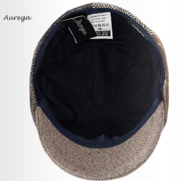 Casquette plate dans le style patchwork avec des motifs variés de chez AUREGA