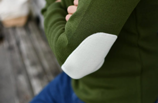 Pull marin homme kaki – PISE – Fabriqué en France – Coudes blancs de chez OPTIMIST'