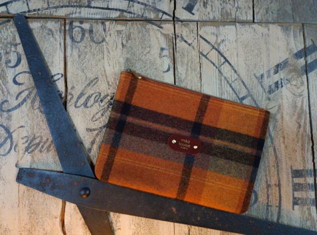 sac en issu tartan et empiècement cuir ; un véritable petit bijoux