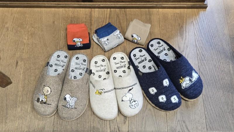 Pantoufles snoopy collection particulière  en laine recyclé.