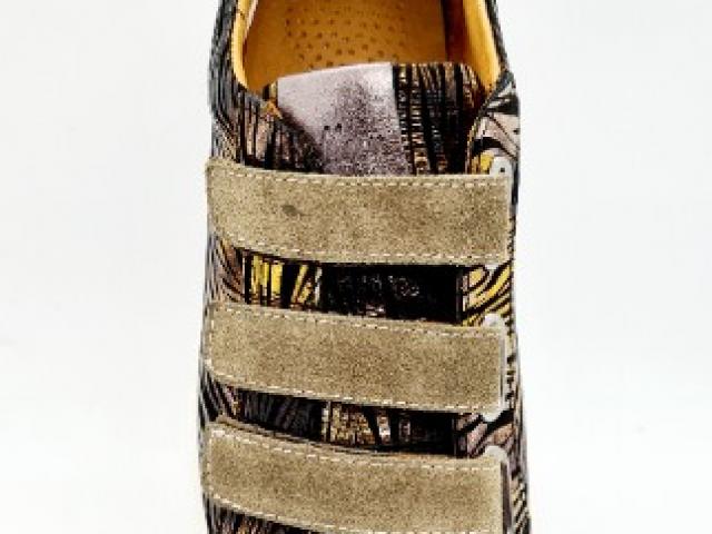 Chaussure Madory 100% cuir semelle intérieur moelleuse et caoutchouc naturel.