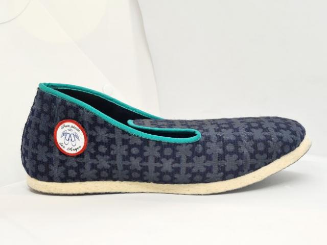 Véritable charentaise Aux pieds des Anges 100 % made in FRANCE .