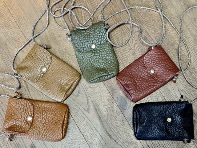 Petite pochette  rome de la marque francaise MILA LOUISE nouvelle forme cuir grainé