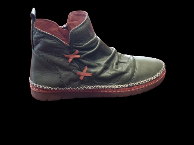 Chaussure Madory 100% cuir semelle intérieur moelleuse et caoutchouc naturel.