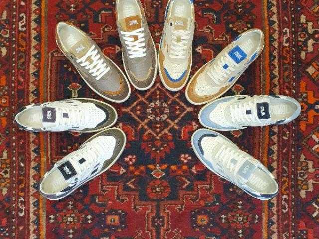 Sneakers CAVAL Urban Denim  asymétriques au look retro-sportswear et décontracté