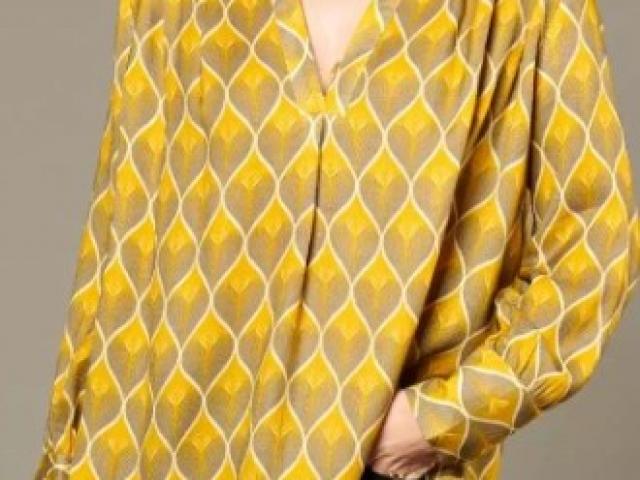 blouse storiatipic 100 % modal pour un confort optimal.SARA PAON JAUNE 