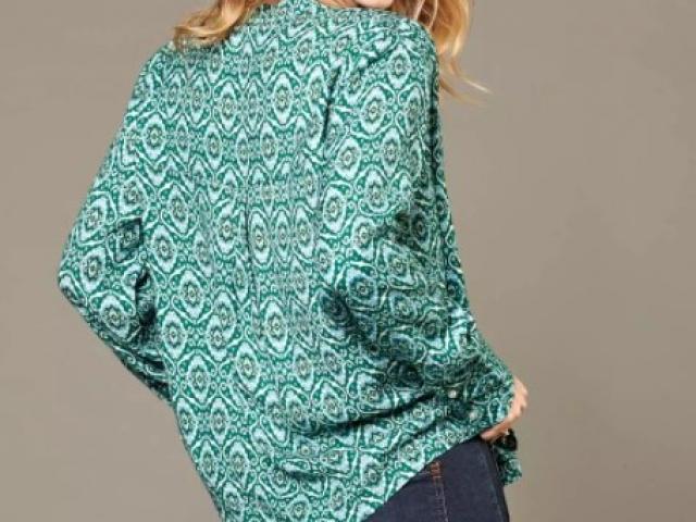 blouse storiatipic 100 % modal pour un confort optimal.SARA KALEI CANARD