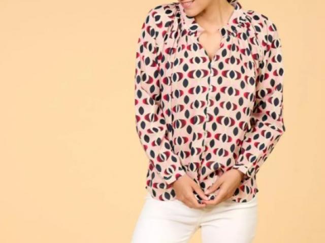 blouse storiatipic 100 %coton bio pour un confort optimal.