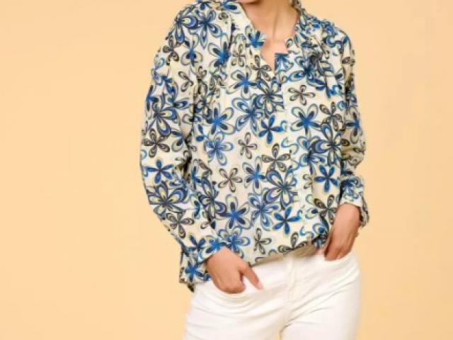 blouse storiatipic 100 %coton bio pour un confort optimal.