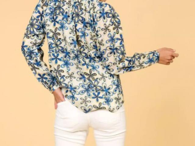 blouse storiatipic 100 %coton bio pour un confort optimal.