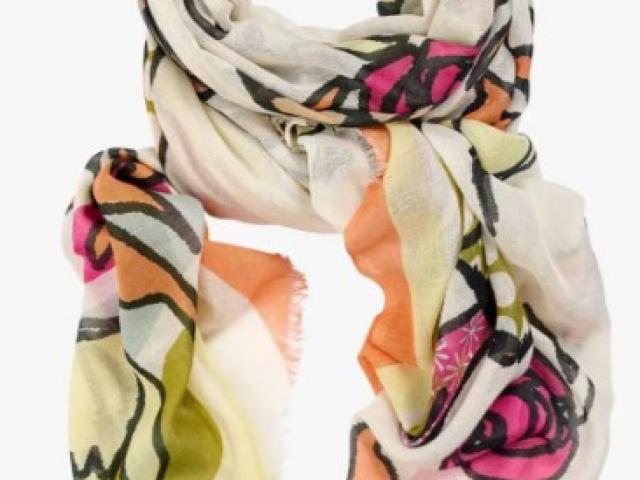 foulard ivette de chez storiatipic, metières 100% naturelles