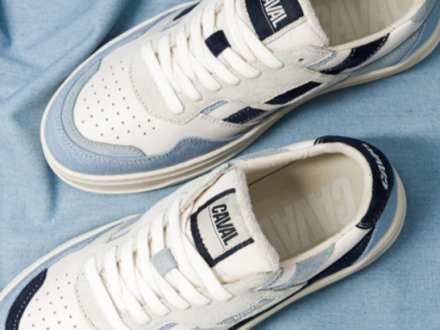 Sneakers CAVAL Urban Denim  asymétriques au look retro-sportswear et décontracté