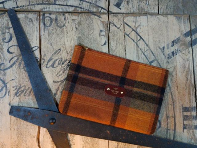 sac en issu tartan et empiècement cuir ; un véritable petit bijoux