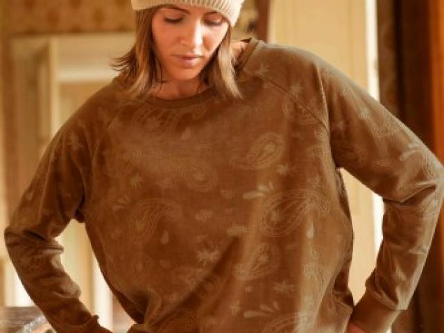 sweat en coton éponge bio. pour un maximum de confort  suzanna jacquard