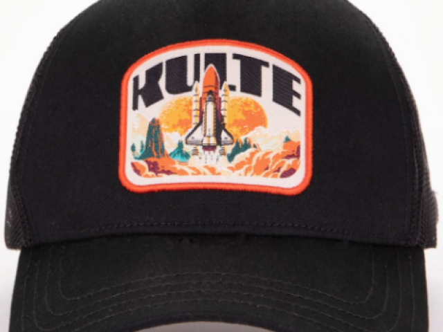 CASQUETTE KULTE MOTIF INVADER NOIR casquette trucker