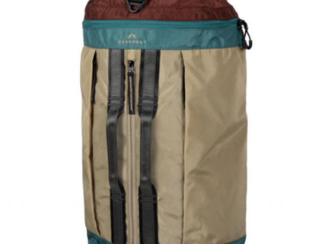 Sac de voyage DOUGHNUT Brisk -30 litres à bretelles et bandoulière - format pc15