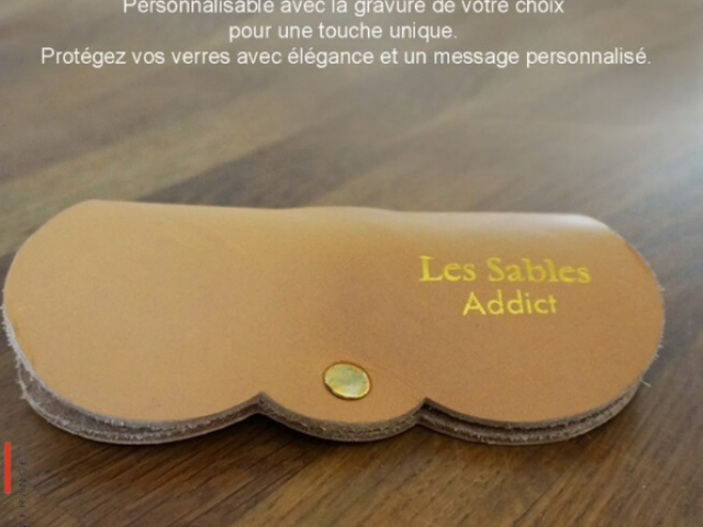Steve pochette à lunettes Pochette lunettes en  cuir avec message sur le rabat