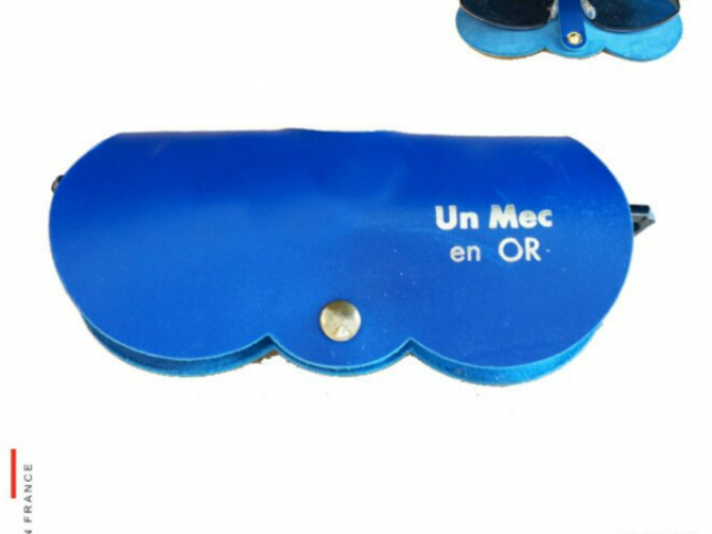 Steve pochette à lunettes Pochette lunettes en  cuir avec message sur le rabat