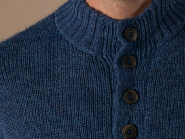 PULL ISAAC de chez ANONYM APPAREL Pull col camionneur boutonné en laine toute douce