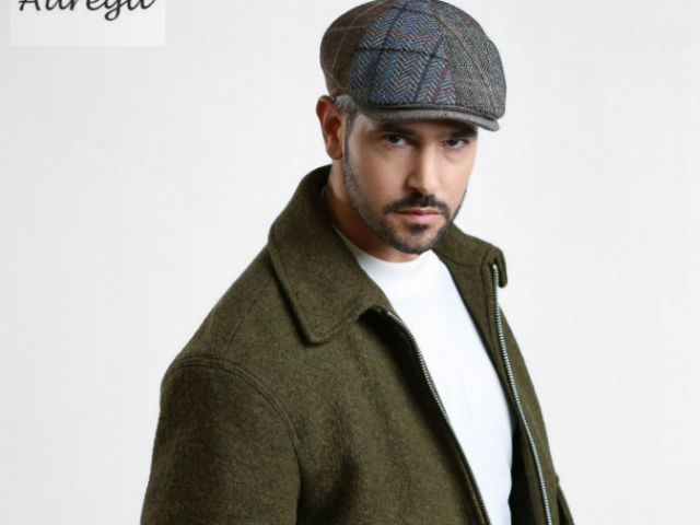 Casquette plate dans le style patchwork avec des motifs variés de chez AUREGA