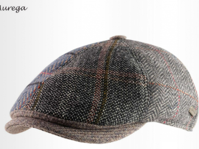 Casquette plate dans le style patchwork avec des motifs variés de chez AUREGA