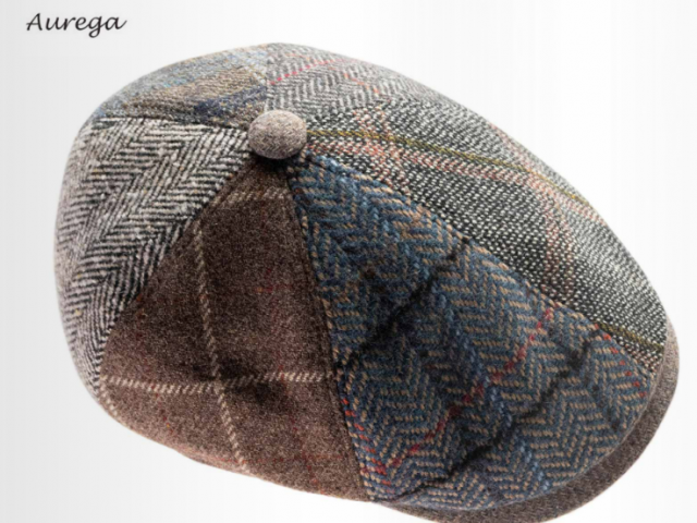 Casquette plate dans le style patchwork avec des motifs variés de chez AUREGA