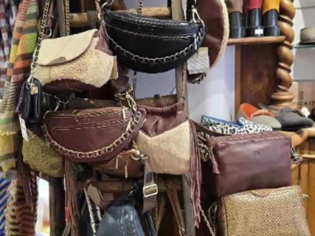 Sacs  Mila Louise cuir de haute qualité résistant et toujours original