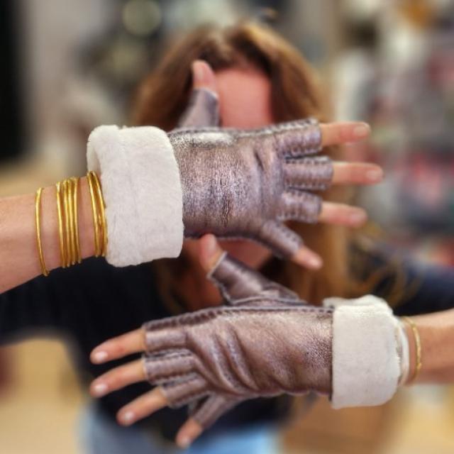 Gants (mitaine) en cuir métallisé  et véritable mouton 100%naturel l