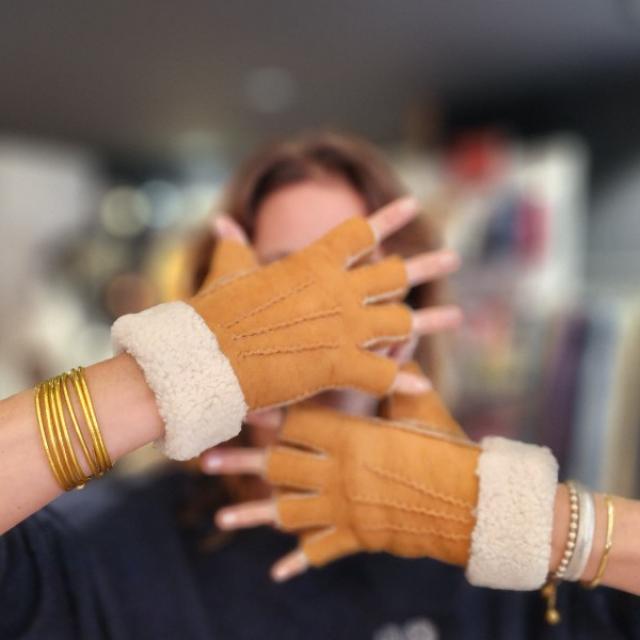 Gants (mitaine) en cuir  et véritable mouton 100%naturel l