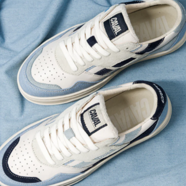 Sneakers CAVAL Urban Denim  asymétriques au look retro-sportswear et décontracté