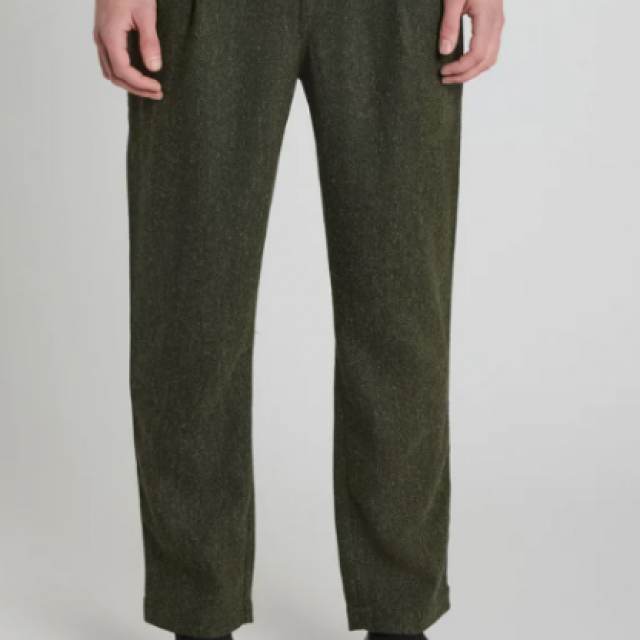 Pantalon Homme Ozzy Pant Kaki coupe tapered loose de chez PULLIN